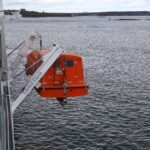 Lifeboat lowering